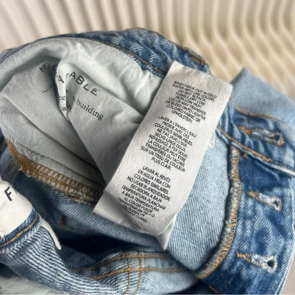 FRAME Le Slouch Women’s Light Blue Straight Jeans with Distressed Details - Picture 13 of 15